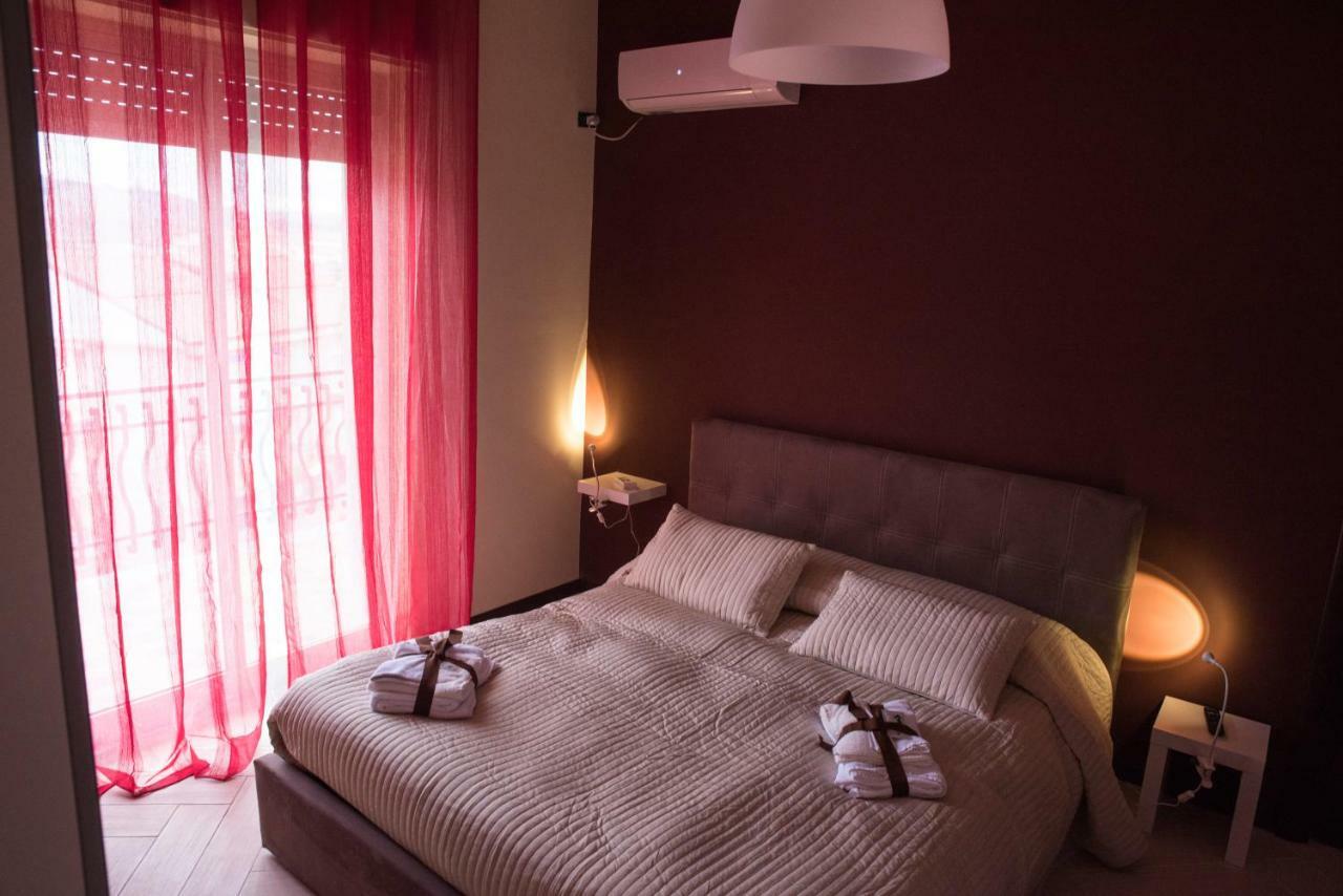 Il Centro Short Lets Hotel Valguarnera Caropepe Luaran gambar