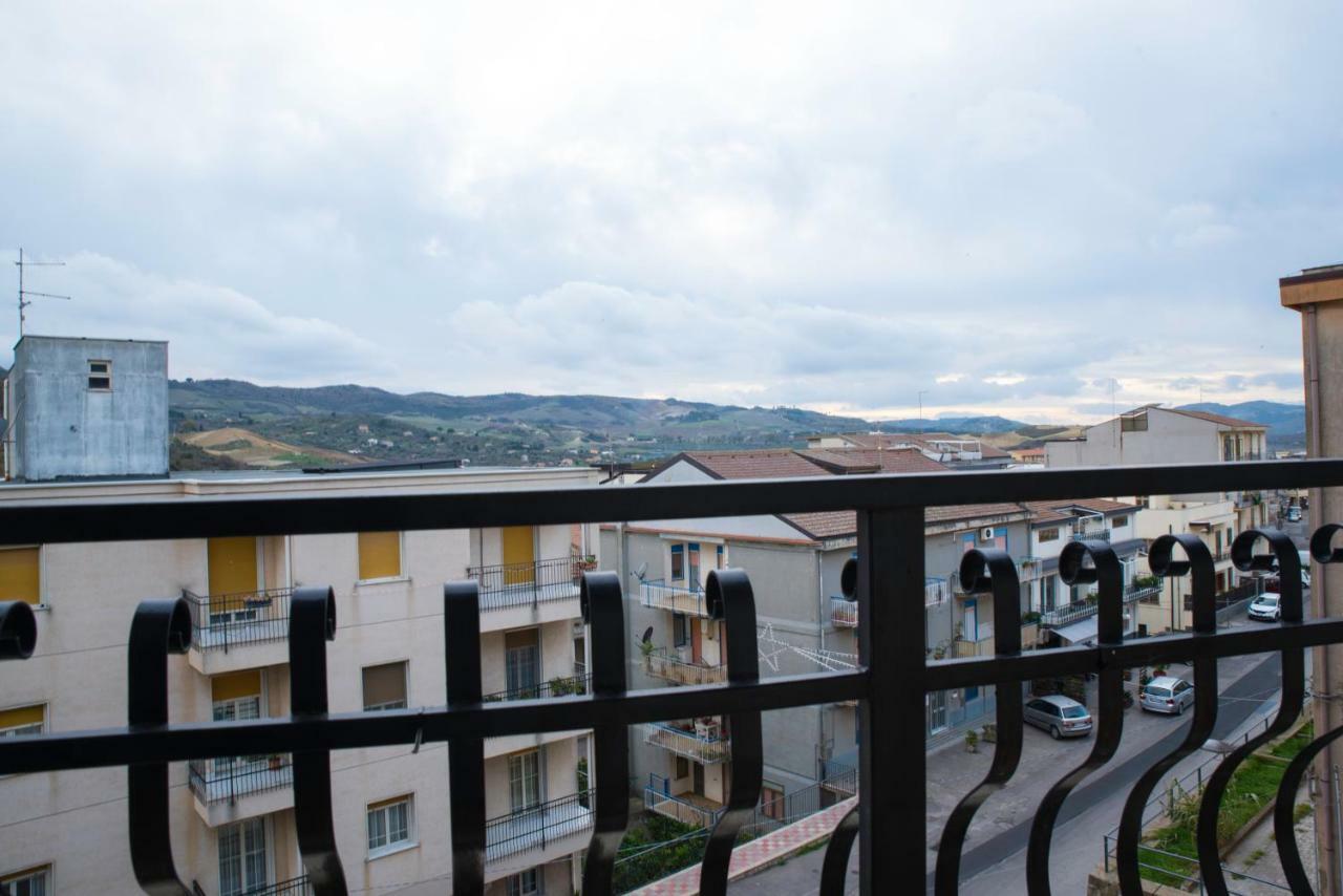 Il Centro Short Lets Hotel Valguarnera Caropepe Luaran gambar