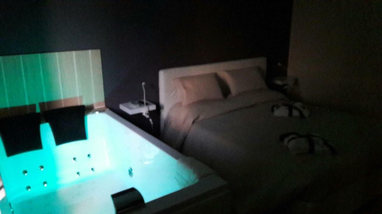 Il Centro Short Lets Hotel Valguarnera Caropepe Luaran gambar